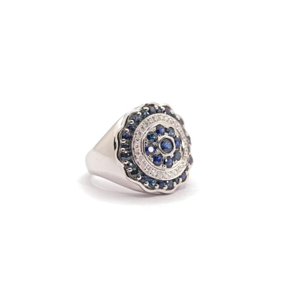Blue Sapphire Ring with diamond – 18k white gold