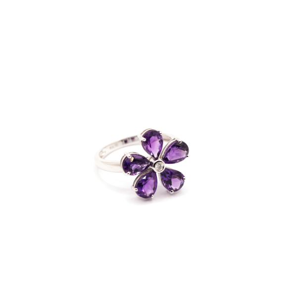 Amythyst Ring with diamond – 18k white gold
